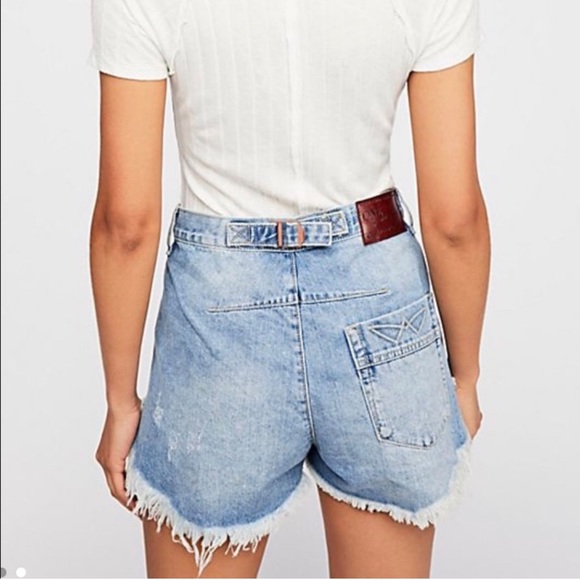 One Teaspoon distressed denim shorts - Picture 2 of 4